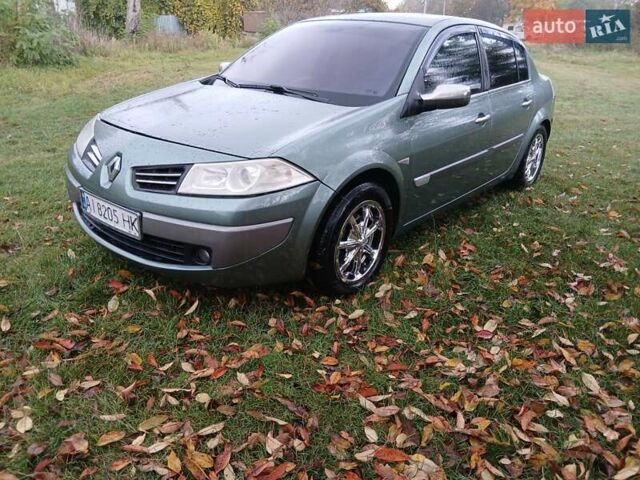 Зеленый Рено Меган, объемом двигателя 1.6 л и пробегом 301 тыс. км за 3600 $, фото 12 на Automoto.ua
