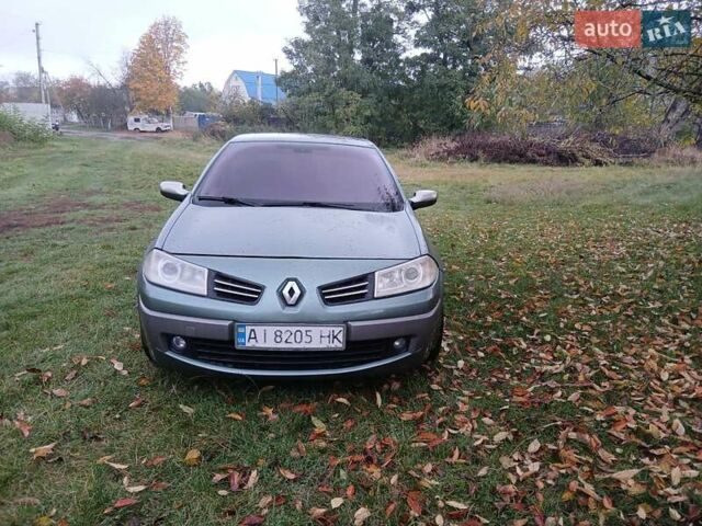 Зеленый Рено Меган, объемом двигателя 1.6 л и пробегом 301 тыс. км за 3600 $, фото 14 на Automoto.ua