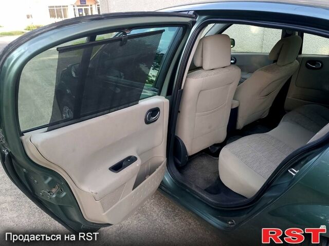 Зеленый Рено Меган, объемом двигателя 1.6 л и пробегом 0 тыс. км за 3950 $, фото 6 на Automoto.ua