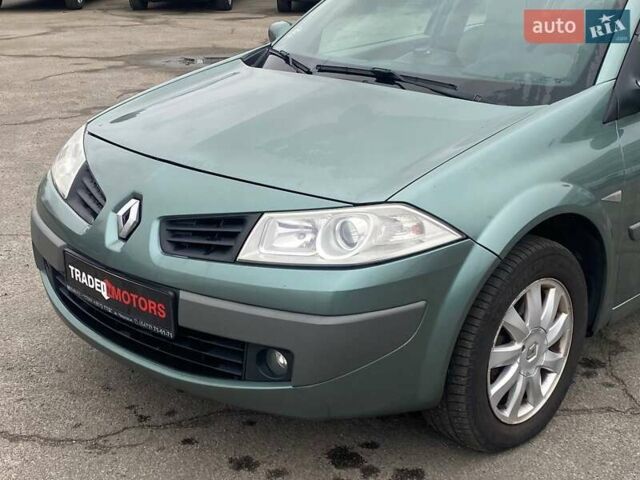 Рено Меган 2007 в Киеве на Automoto.ua Зеленый Рено Меган, объемом двигателя 1.6 л и пробегом 346 тыс. км за 3990 $, фото 3 на Automoto.ua