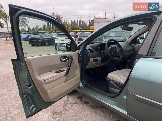 Рено Меган 2007 в Киеве на Automoto.ua Зеленый Рено Меган, объемом двигателя 1.6 л и пробегом 346 тыс. км за 3990 $, фото 14 на Automoto.ua
