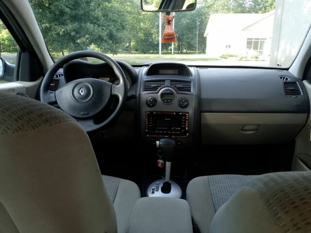 Зеленый Рено Меган, объемом двигателя 1.6 л и пробегом 221 тыс. км за 3900 $, фото 16 на Automoto.ua