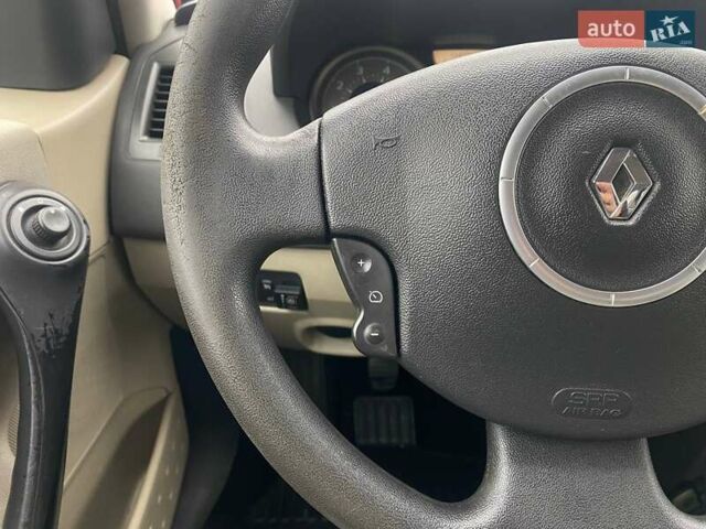 Рено Меган 2007 в Киеве на Automoto.ua Зеленый Рено Меган, объемом двигателя 1.6 л и пробегом 346 тыс. км за 3990 $, фото 18 на Automoto.ua