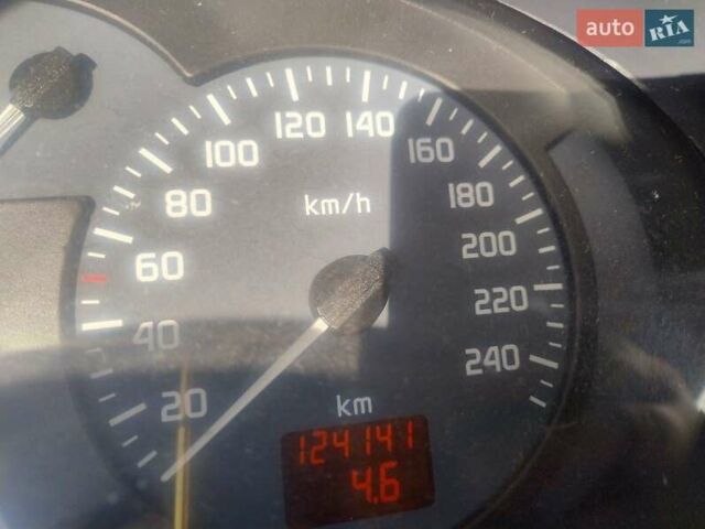 Зелений Рено Меган, об'ємом двигуна 1.4 л та пробігом 128 тис. км за 3999 $, фото 5 на Automoto.ua