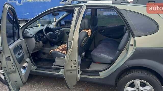 Зеленый Рено Меган, объемом двигателя 2 л и пробегом 333 тыс. км за 4500 $, фото 10 на Automoto.ua