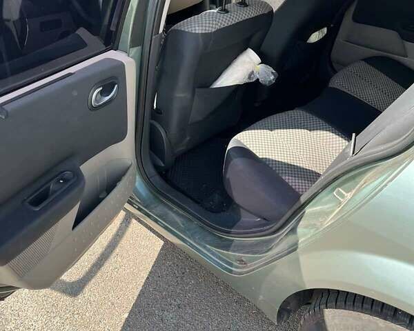 Зелений Рено Меган, об'ємом двигуна 1.87 л та пробігом 323 тис. км за 3599 $, фото 8 на Automoto.ua