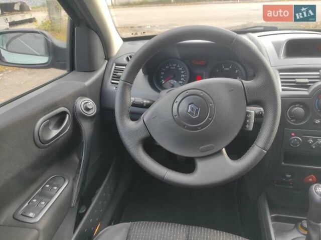 Зелений Рено Меган, об'ємом двигуна 1.6 л та пробігом 158 тис. км за 4990 $, фото 17 на Automoto.ua