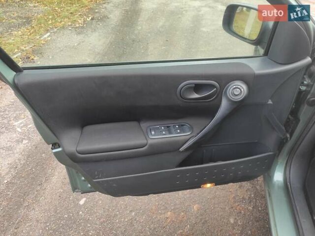 Зелений Рено Меган, об'ємом двигуна 1.6 л та пробігом 158 тис. км за 4990 $, фото 10 на Automoto.ua