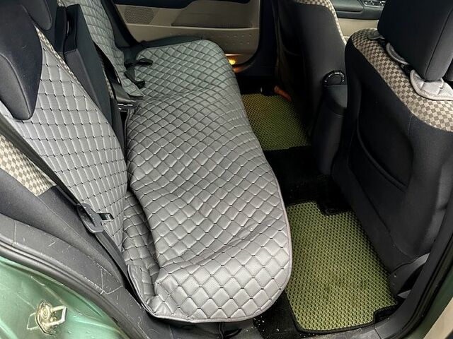 Зеленый Рено Меган, объемом двигателя 1.6 л и пробегом 242 тыс. км за 3700 $, фото 4 на Automoto.ua