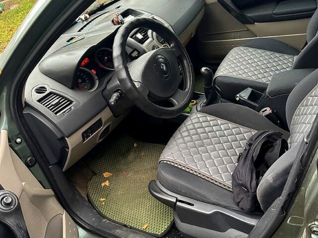 Зеленый Рено Меган, объемом двигателя 1.6 л и пробегом 242 тыс. км за 3700 $, фото 3 на Automoto.ua