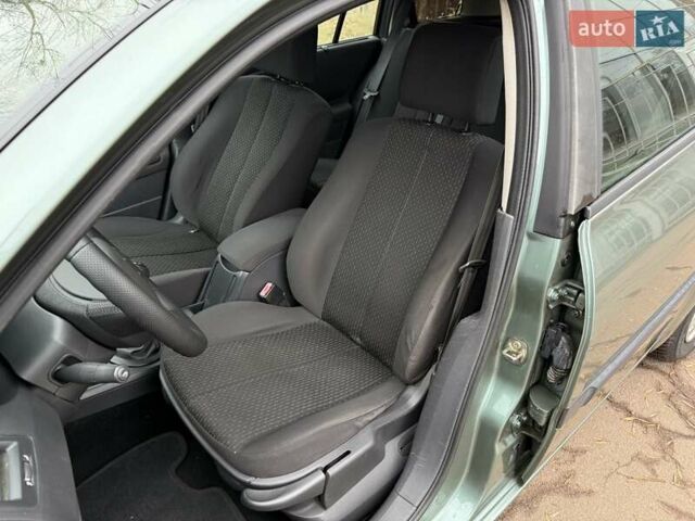 Зелений Рено Меган, об'ємом двигуна 1.6 л та пробігом 158 тис. км за 4990 $, фото 21 на Automoto.ua