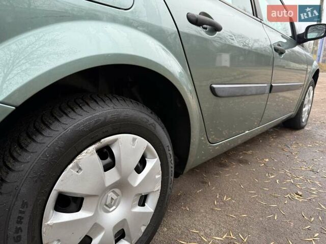 Зеленый Рено Меган, объемом двигателя 1.6 л и пробегом 158 тыс. км за 4990 $, фото 14 на Automoto.ua