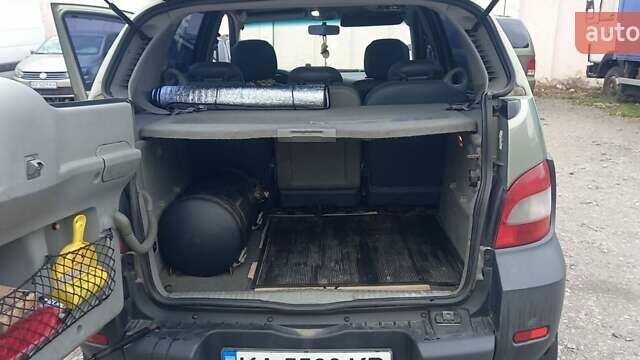 Зеленый Рено Меган, объемом двигателя 2 л и пробегом 333 тыс. км за 4500 $, фото 4 на Automoto.ua