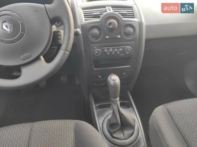 Зелений Рено Меган, об'ємом двигуна 1.6 л та пробігом 158 тис. км за 4990 $, фото 16 на Automoto.ua