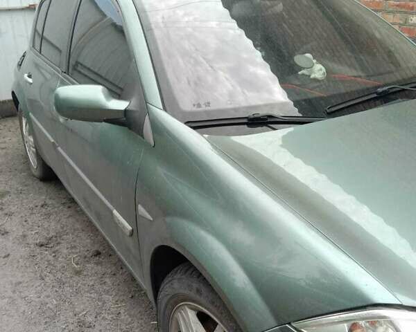 Рено Меган 2003 в Сумах на Automoto.ua Зеленый Рено Меган, объемом двигателя 2 л и пробегом 240 тыс. км за 4700 $, фото 3 на Automoto.ua