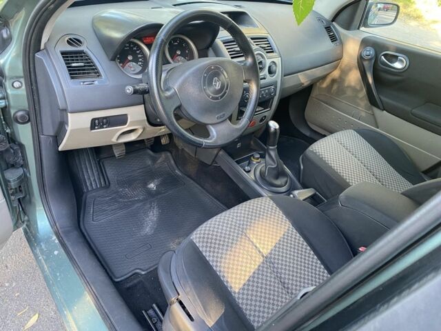 Зеленый Рено Меган, объемом двигателя 1.6 л и пробегом 220 тыс. км за 4300 $, фото 4 на Automoto.ua