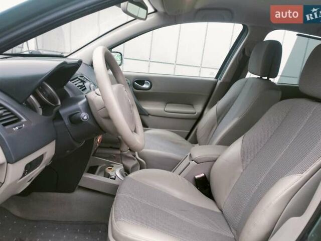 Зелений Рено Меган, об'ємом двигуна 1.6 л та пробігом 203 тис. км за 4000 $, фото 16 на Automoto.ua