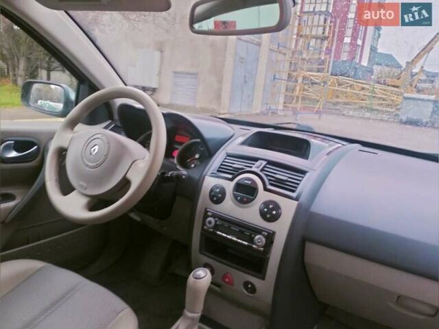 Зелений Рено Меган, об'ємом двигуна 1.6 л та пробігом 203 тис. км за 4000 $, фото 13 на Automoto.ua