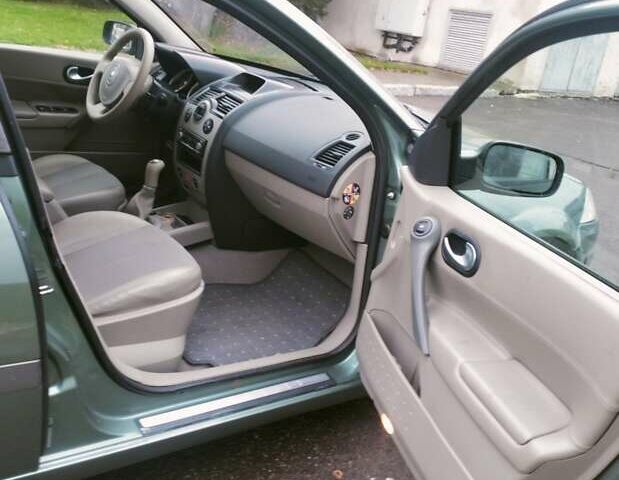 Зелений Рено Меган, об'ємом двигуна 1.6 л та пробігом 203 тис. км за 4000 $, фото 10 на Automoto.ua