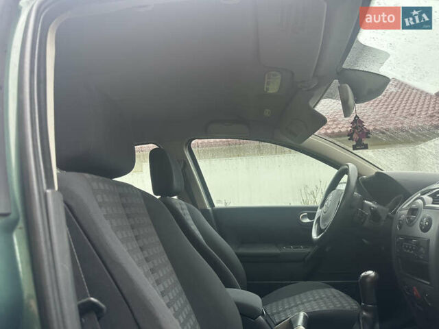 Зеленый Рено Меган, объемом двигателя 1.6 л и пробегом 177 тыс. км за 4399 $, фото 4 на Automoto.ua