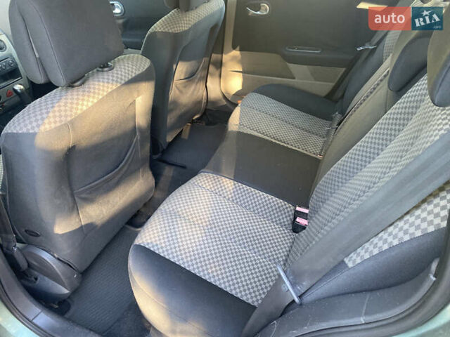 Зеленый Рено Меган, объемом двигателя 1.6 л и пробегом 220 тыс. км за 4300 $, фото 10 на Automoto.ua
