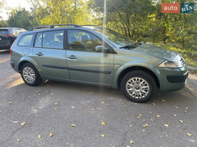 Зеленый Рено Меган, объемом двигателя 1.6 л и пробегом 220 тыс. км за 4300 $, фото 3 на Automoto.ua