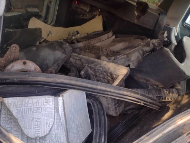 Зелений Рено Меган, об'ємом двигуна 0 л та пробігом 665 тис. км за 309 $, фото 4 на Automoto.ua