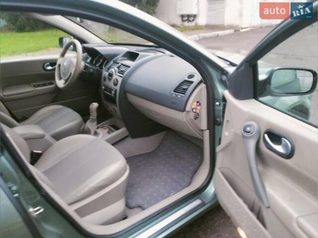 Зелений Рено Меган, об'ємом двигуна 1.6 л та пробігом 203 тис. км за 4000 $, фото 11 на Automoto.ua