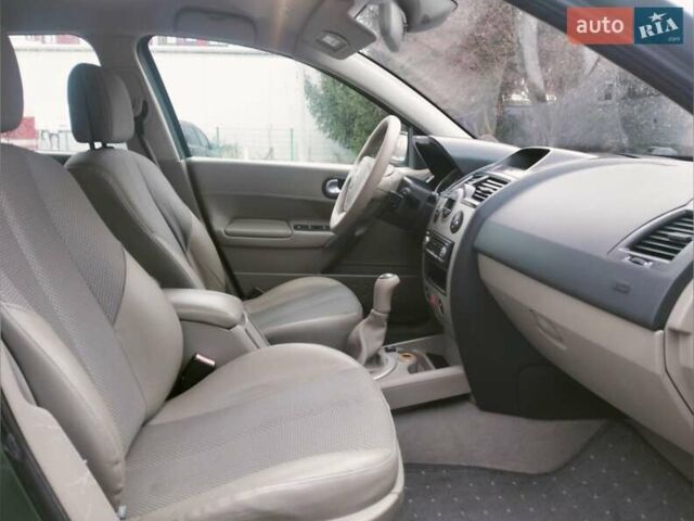 Зелений Рено Меган, об'ємом двигуна 1.6 л та пробігом 203 тис. км за 4000 $, фото 12 на Automoto.ua