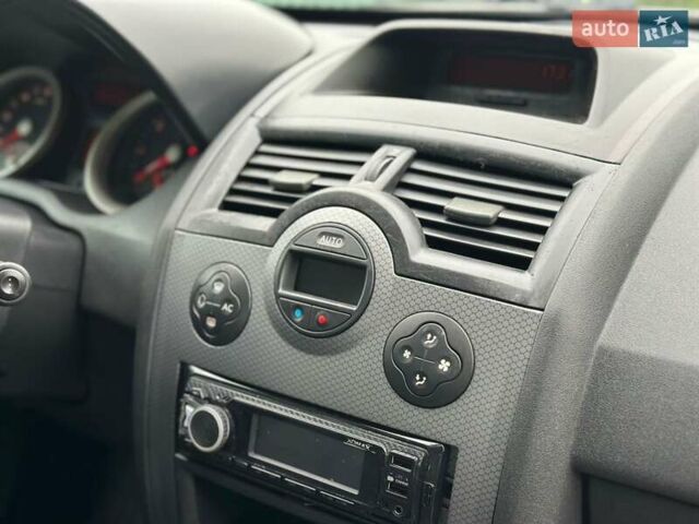 Зелений Рено Меган, об'ємом двигуна 2 л та пробігом 200 тис. км за 4600 $, фото 31 на Automoto.ua
