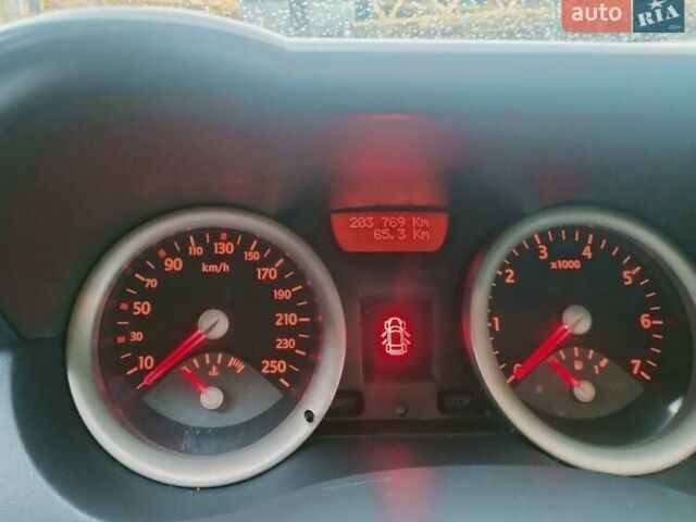 Зелений Рено Меган, об'ємом двигуна 1.6 л та пробігом 203 тис. км за 4000 $, фото 19 на Automoto.ua