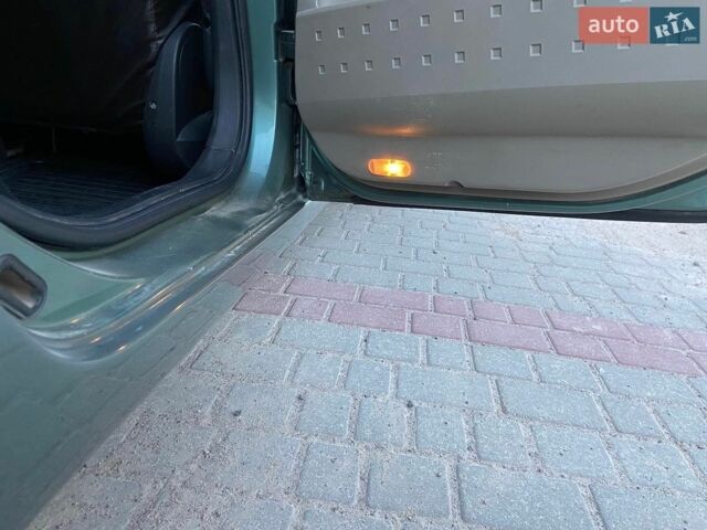 Зелений Рено Меган, об'ємом двигуна 1.6 л та пробігом 332 тис. км за 4650 $, фото 17 на Automoto.ua
