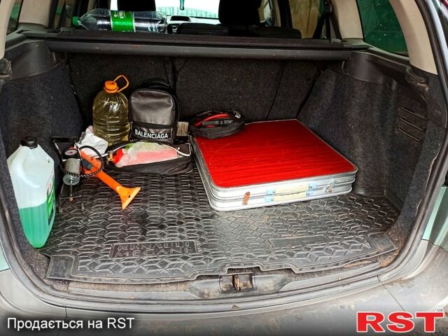 Зелений Рено Меган, об'ємом двигуна 15 л та пробігом 200 тис. км за 5000 $, фото 6 на Automoto.ua