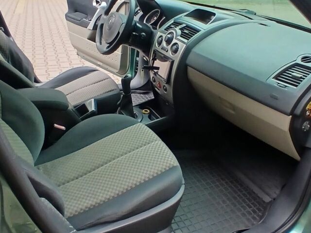 Зелений Рено Меган, об'ємом двигуна 1.6 л та пробігом 236 тис. км за 5250 $, фото 9 на Automoto.ua