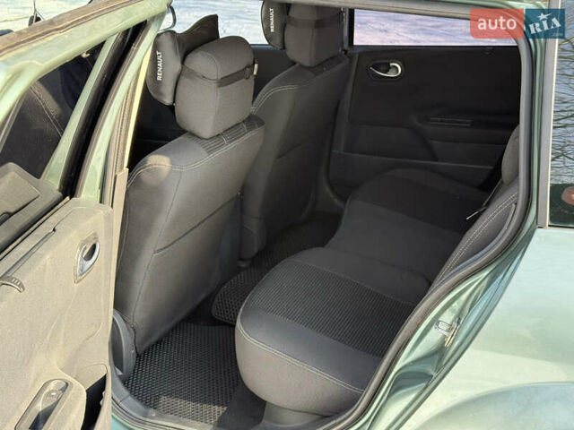 Зеленый Рено Меган, объемом двигателя 1.6 л и пробегом 220 тыс. км за 5500 $, фото 13 на Automoto.ua