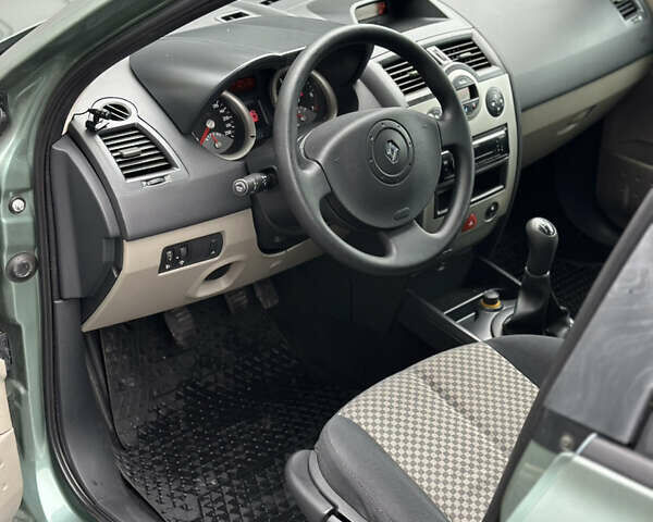 Зеленый Рено Меган, объемом двигателя 1.6 л и пробегом 201 тыс. км за 4850 $, фото 16 на Automoto.ua