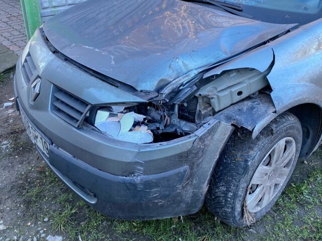 Зелений Рено Меган, об'ємом двигуна 1.5 л та пробігом 300 тис. км за 1774 $, фото 1 на Automoto.ua