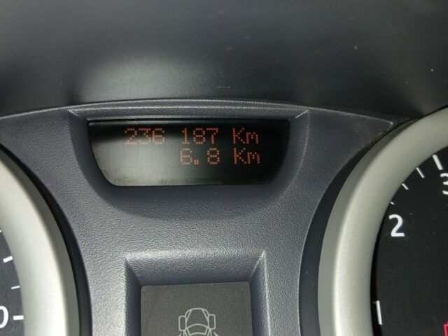 Зелений Рено Меган, об'ємом двигуна 1.6 л та пробігом 236 тис. км за 5250 $, фото 15 на Automoto.ua