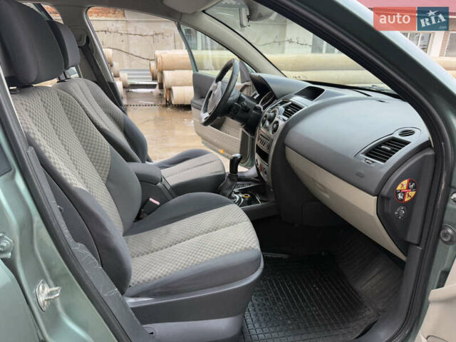 Зеленый Рено Меган, объемом двигателя 1.6 л и пробегом 294 тыс. км за 3850 $, фото 35 на Automoto.ua
