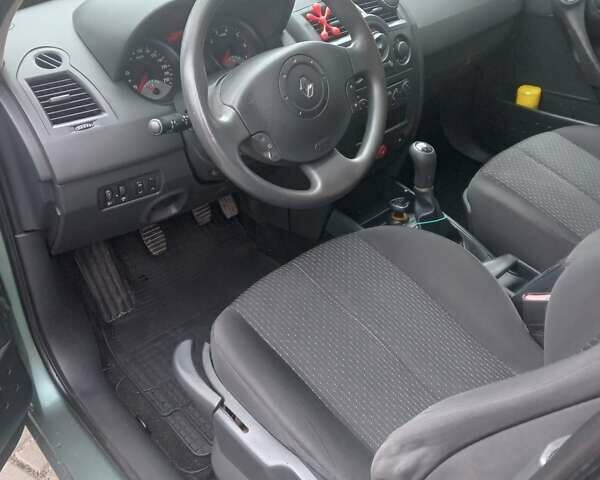 Зеленый Рено Меган, объемом двигателя 1.6 л и пробегом 230 тыс. км за 4400 $, фото 5 на Automoto.ua