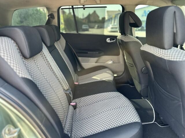 Зеленый Рено Меган, объемом двигателя 1.5 л и пробегом 339 тыс. км за 3800 $, фото 14 на Automoto.ua
