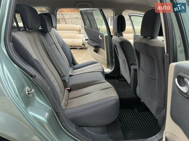 Зеленый Рено Меган, объемом двигателя 1.6 л и пробегом 294 тыс. км за 3850 $, фото 42 на Automoto.ua