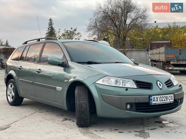 Зеленый Рено Меган, объемом двигателя 1.6 л и пробегом 240 тыс. км за 6100 $, фото 5 на Automoto.ua