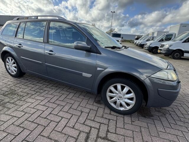 Зелений Рено Меган, об'ємом двигуна 0 л та пробігом 260 тис. км за 4400 $, фото 6 на Automoto.ua