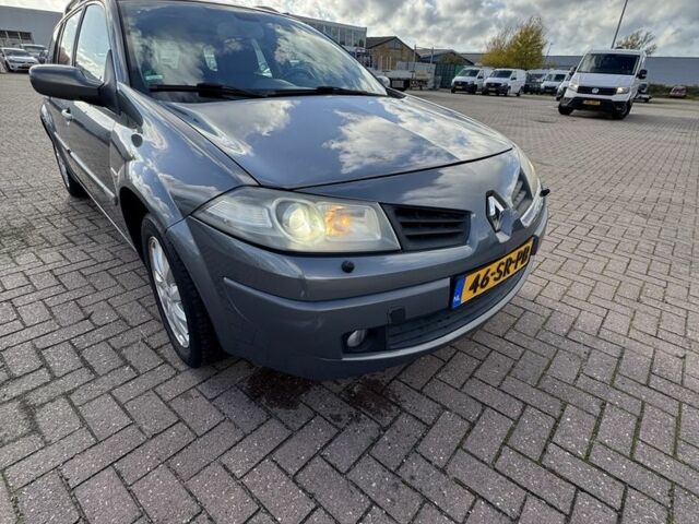 Зелений Рено Меган, об'ємом двигуна 0 л та пробігом 260 тис. км за 4400 $, фото 2 на Automoto.ua