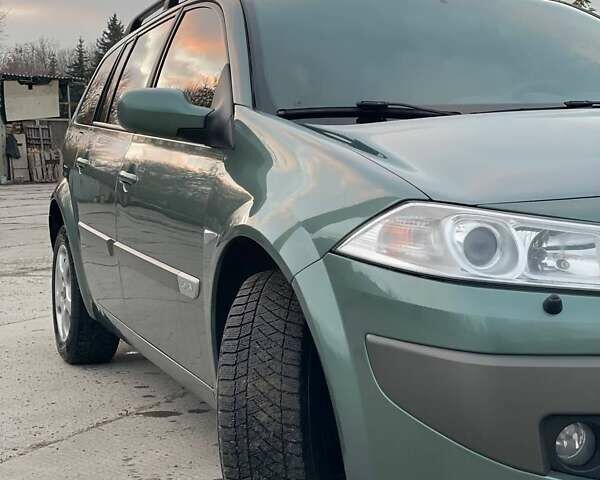 Зеленый Рено Меган, объемом двигателя 1.6 л и пробегом 240 тыс. км за 6100 $, фото 18 на Automoto.ua