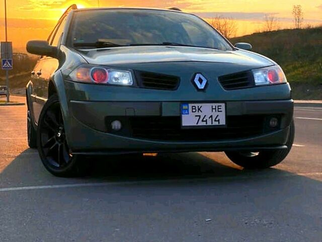 Зеленый Рено Меган, объемом двигателя 1.6 л и пробегом 200 тыс. км за 5350 $, фото 4 на Automoto.ua