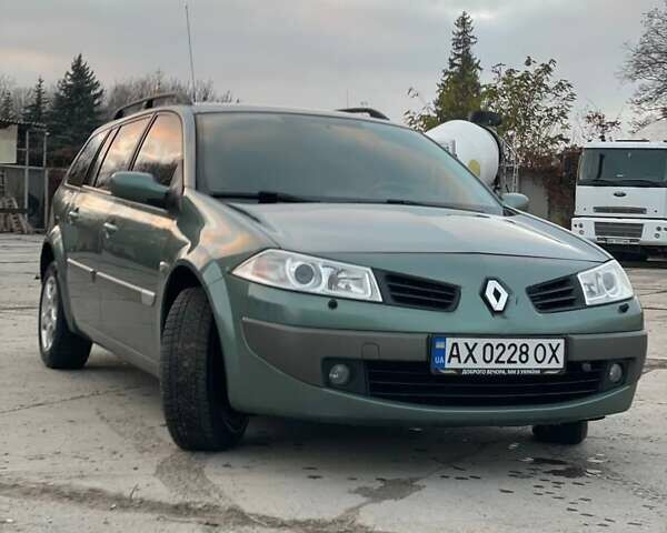Зеленый Рено Меган, объемом двигателя 1.6 л и пробегом 240 тыс. км за 6100 $, фото 1 на Automoto.ua