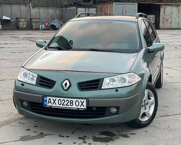 Зеленый Рено Меган, объемом двигателя 1.6 л и пробегом 240 тыс. км за 6100 $, фото 3 на Automoto.ua