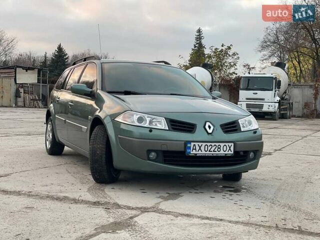 Зеленый Рено Меган, объемом двигателя 1.6 л и пробегом 240 тыс. км за 6100 $, фото 6 на Automoto.ua
